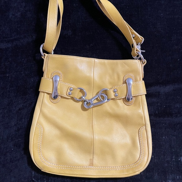 🎉MAJOR BUNDLE - 3 B. Makowsky purses (Navy Blue NOT included) - Picture 4 of 8